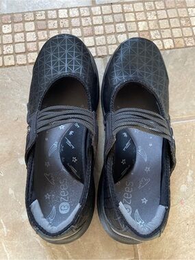Bzees Black Geometric Slip-On Mary Jane Shoes